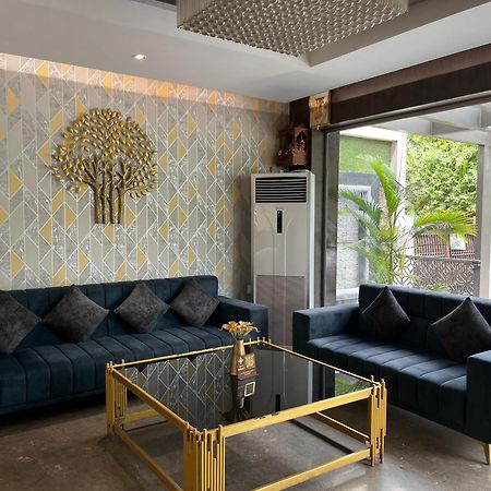 Hotel Royal Livin Varanasi Exterior photo